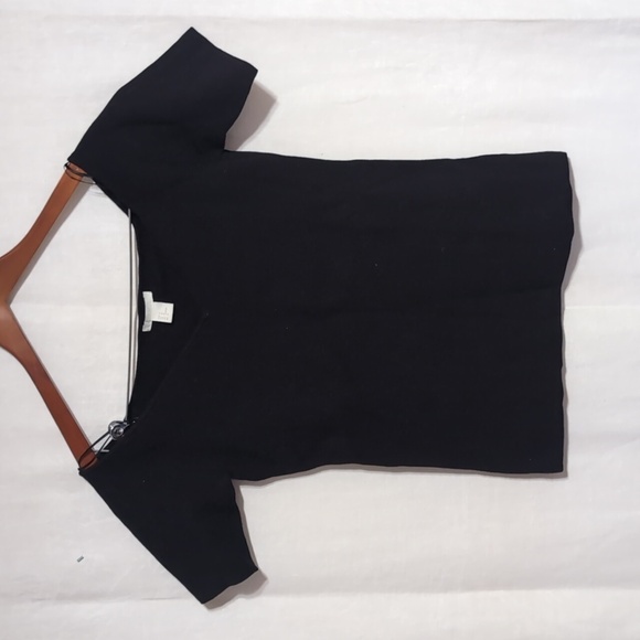 H&M Black Thick Knit Vneck Short Sleeve Top Size Medium - Picture 1 of 4